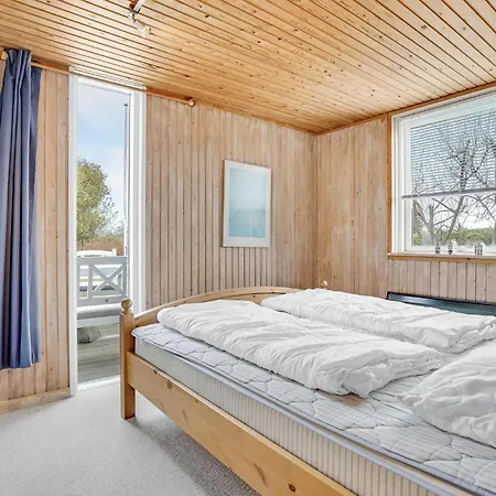 2 Bedroom Beautiful Home In Juelsminde Sonderby (Midtjylland)
