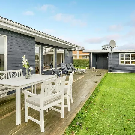 Prázdninový dům 2 Bedroom Beautiful Home In Juelsminde Sonderby (Midtjylland)